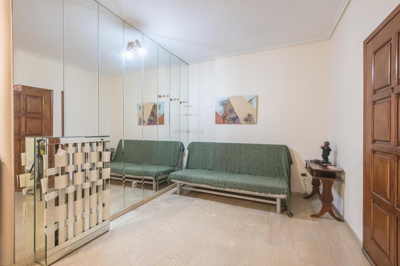 Lovely & Spacious 2-Bedroom Rental Unit In Glifada Афины Экстерьер фото